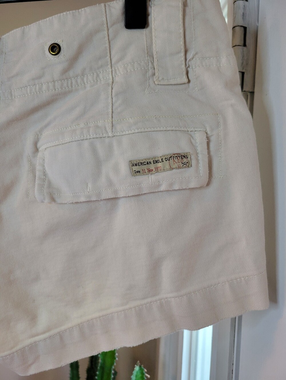 Vintage American Eagle Perfect Shorty Beige Shorts, Size 6 - Picture 5 of 6